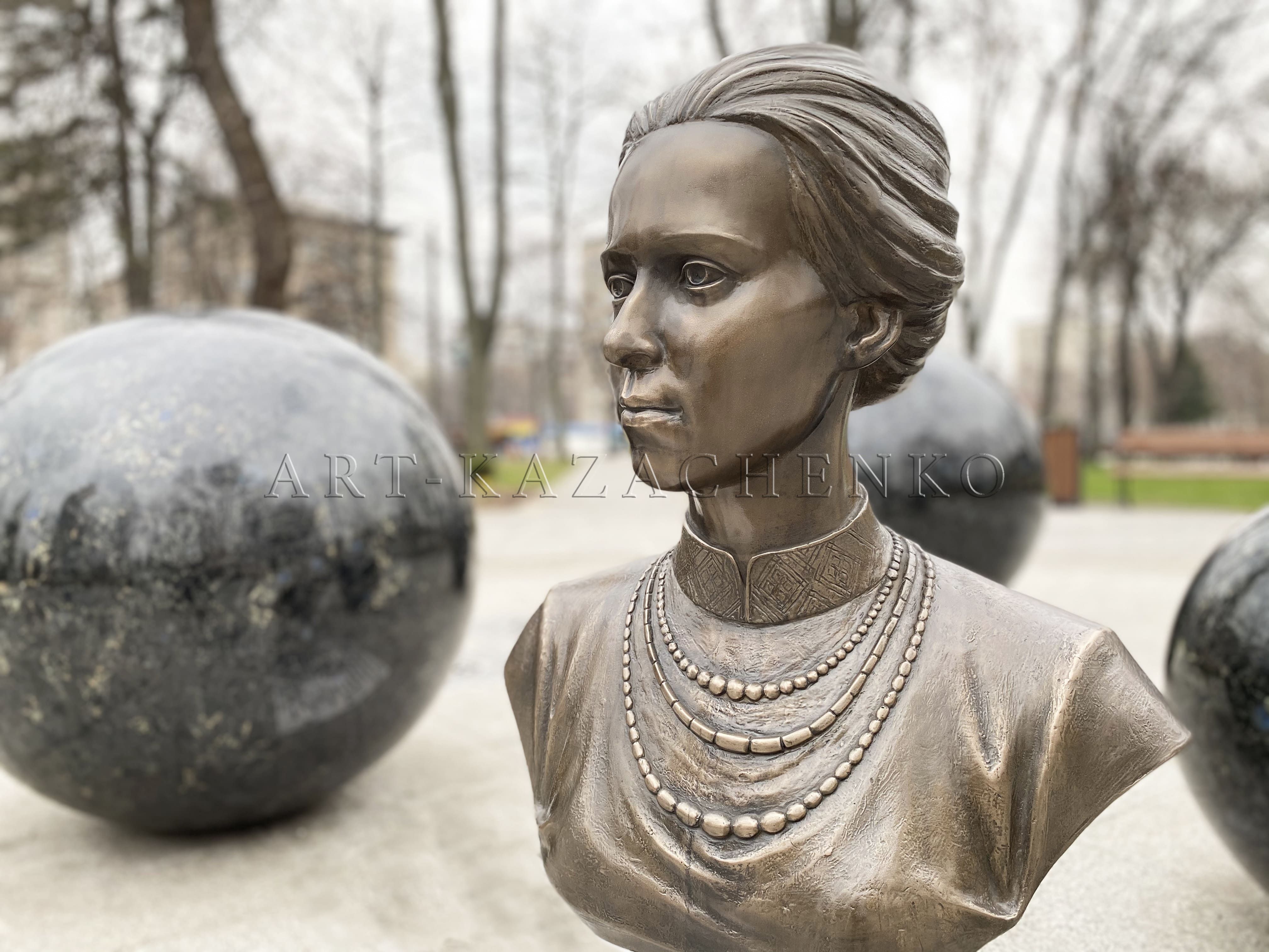 Скульптура. Погруддя Лесі Українки. Костянтинівка