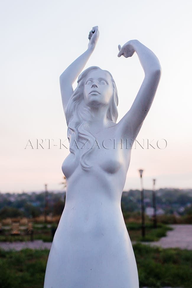 Скульптура Муза «Танца» г. Кривой Рог.