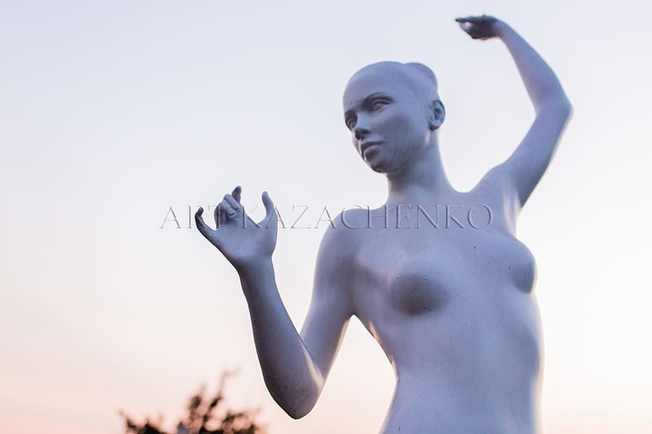 Скульптура Муза «Балету» м. Кривий Ріг.