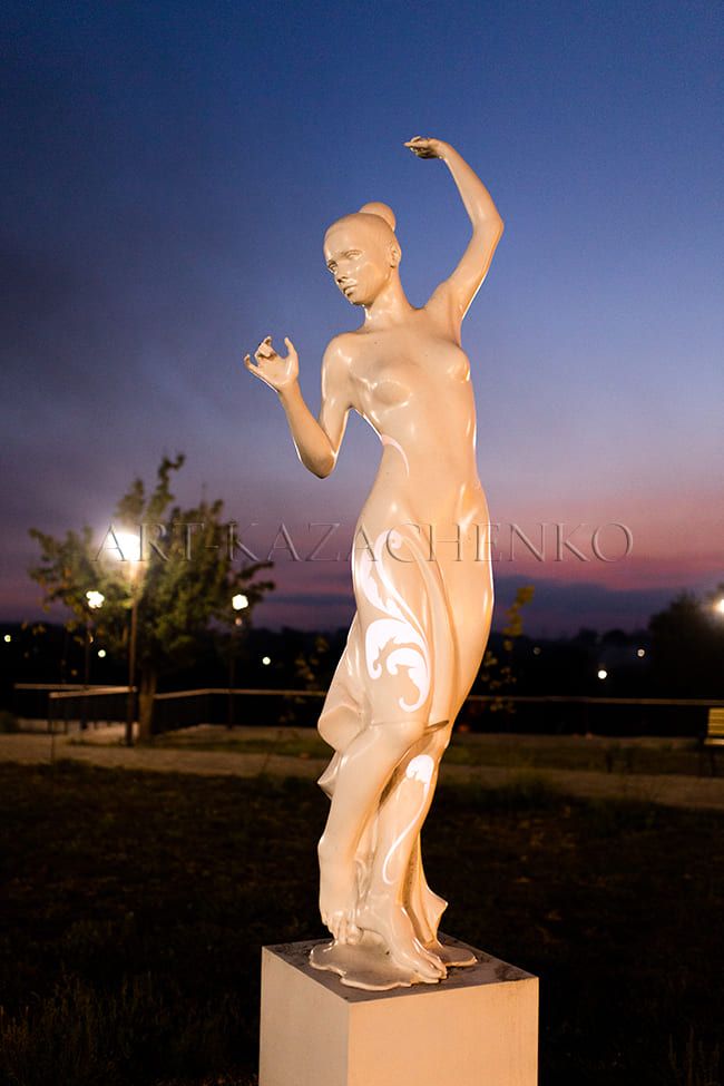 Скульптура Муза «Балету» м. Кривий Ріг