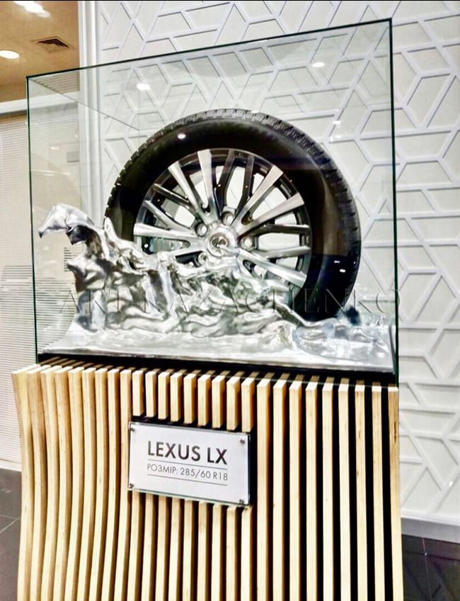 Объемная реклама для Автосалона «Lexus»